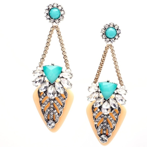 Jewelry - Last 1! Flower/ Leaves Crystal Drop Earrings